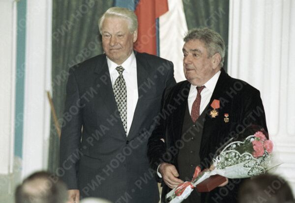 Борис Ельцин и Евгений Весник