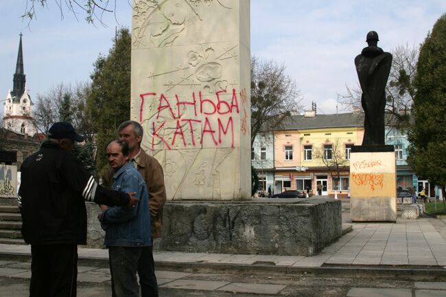 Памятник советскому Воину-освободителю в городе Стрый Львовской области готовятся снести