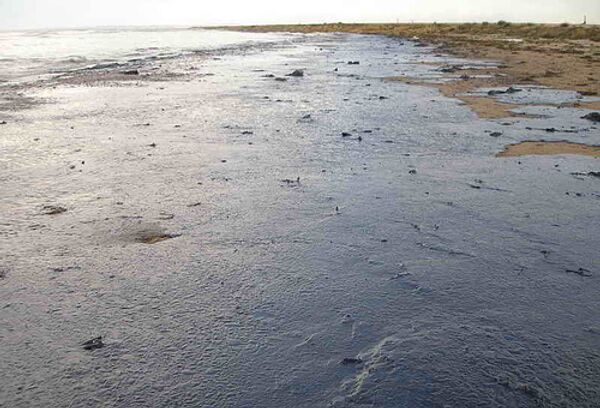 Нефть разлилась на площади более 150 квадратных метров в Дагестане