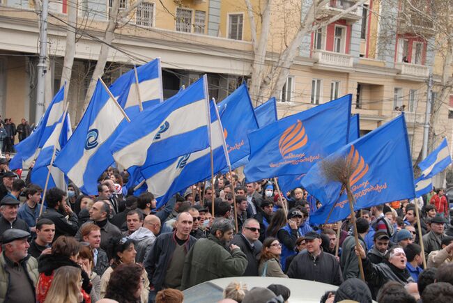 Оппозиция Грузии уведомила мэрию Тбилиси о продлении акций до 15 мая