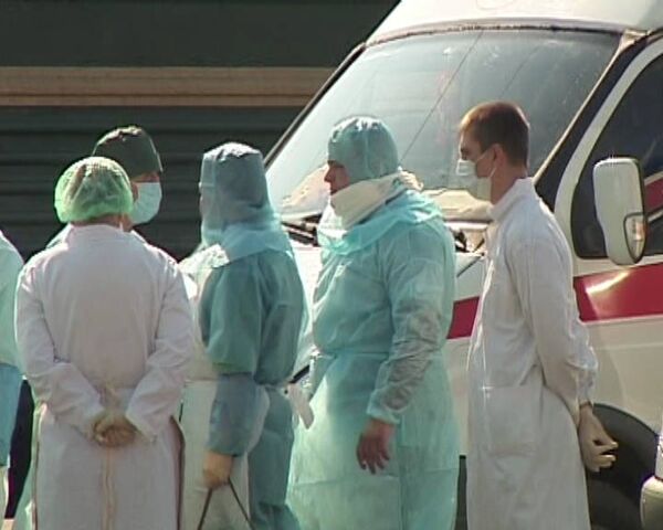 53 человек из поезда Благовещенск - Москва отвезли в больницу Кирова