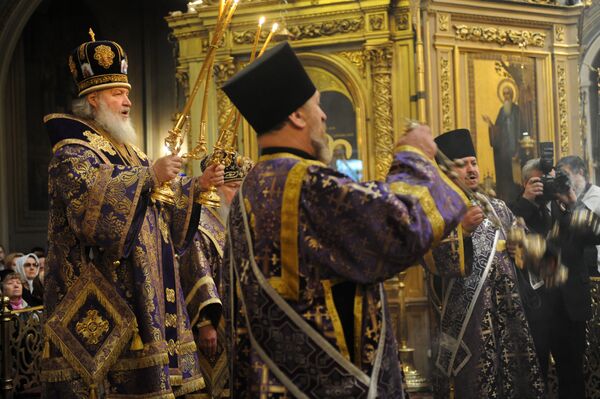 Чин освящения мира совершил патриарх Кирилл в Богоявленском кафедральном соборе