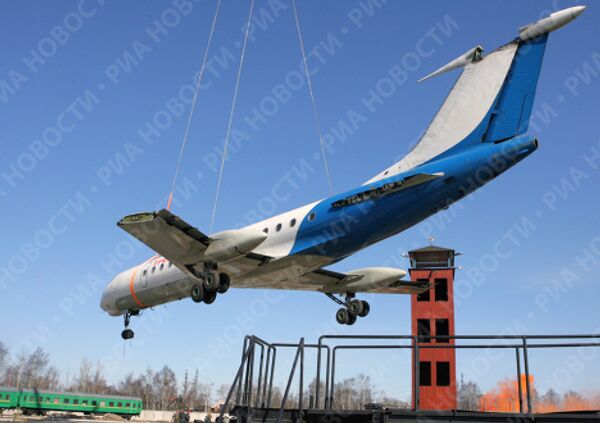 Перебазирование самолета Ту-134 из аэропорта Пулково на тренировочную базу МЧС