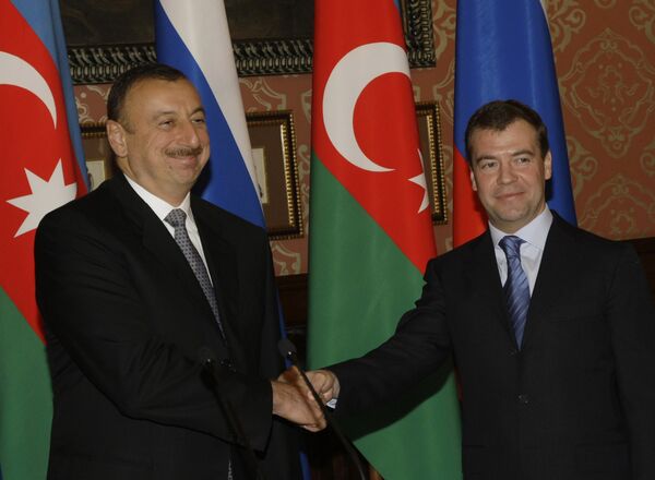 «Если бы у всех в мире были такие отношения, как между Россией и Азербайджаном, - сказал Алиев, то в мире не было бы проблем».