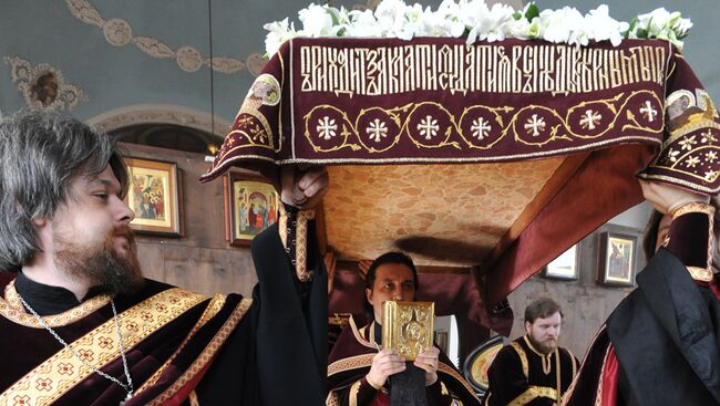 Вечерня с выносом Плащаницы в домовом храме святой мученицы Татианы при МГУ имени М.В. Ломоносова