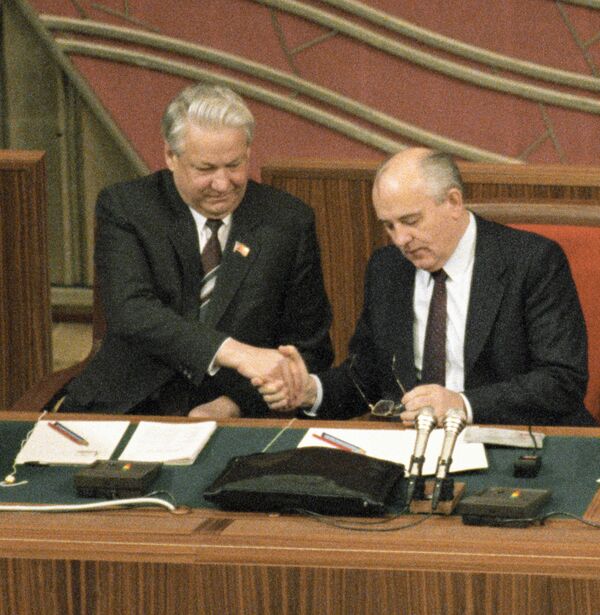 Борис Ельцин и Михаил Горбачев