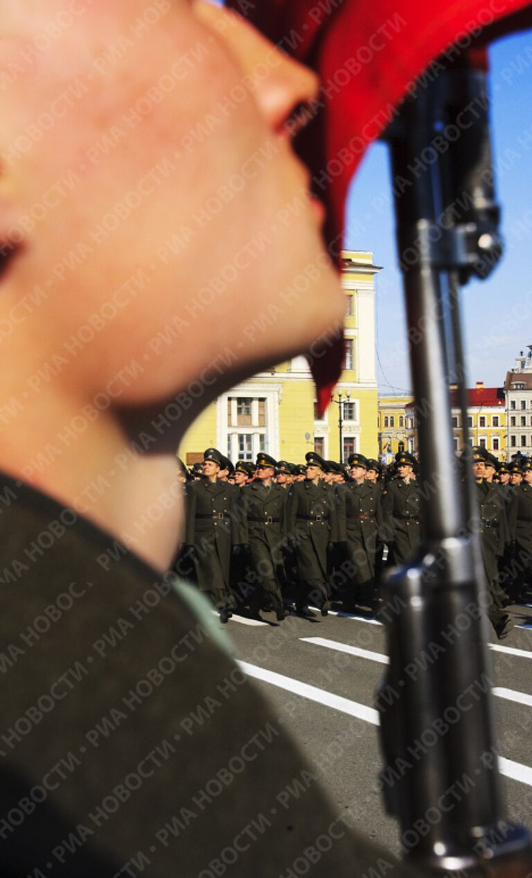 Репетиция парада, посвященного Дню Победы, прошла в Санкт-Петербурге