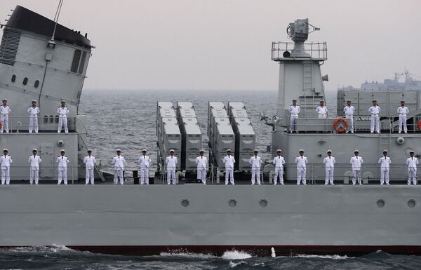 Еще два боевых корабля КНР ушли в Аденский залив на борьбу с пиратами