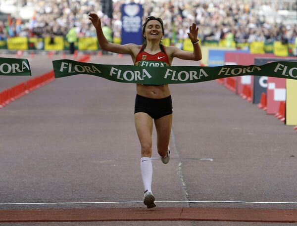 Ирина Никитенко финиширует первой в Лондонском марафоне