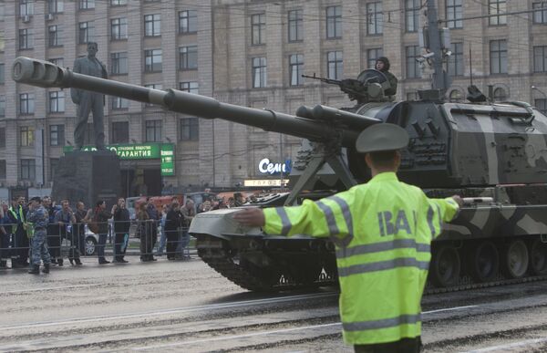 Движение транспорта ограничат в Москве из-за репетиций парада Победы