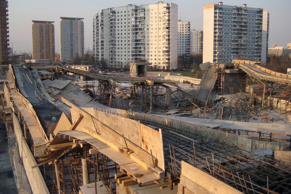 Обрушение перекрытий в строящемся здании паркинга на западе Москвы
