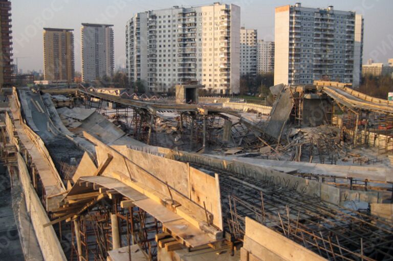 Обрушение перекрытий в строящемся здании паркинга на западе Москвы