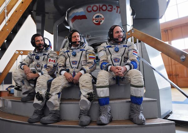 Основной и дублирующий экипажи 20-й экспедиции на МКС 