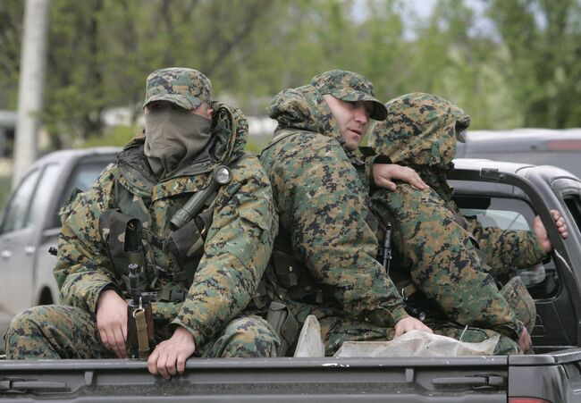 Грузинская бронетехника двинулась на мятежную военную базу Мухровани