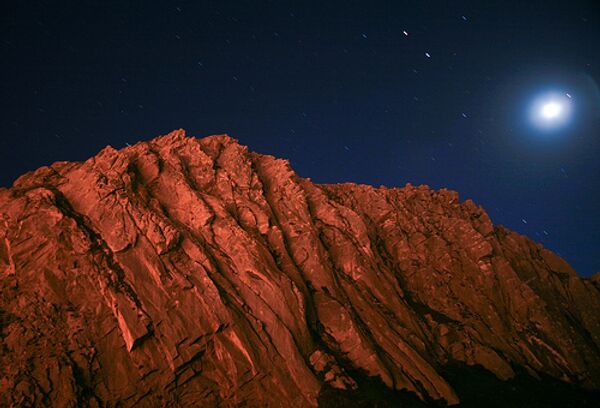 Скалы перевала Чике-Таман очистят от надписей, оставленных туристами