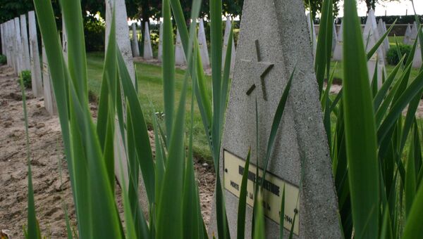 Советское кладбище в Нуайе-Сен-Мартэн