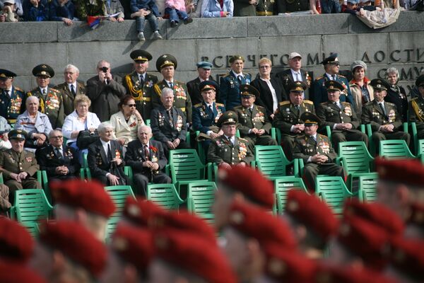 Военный парад в честь Дня Победы прошел в Екатеринбурге