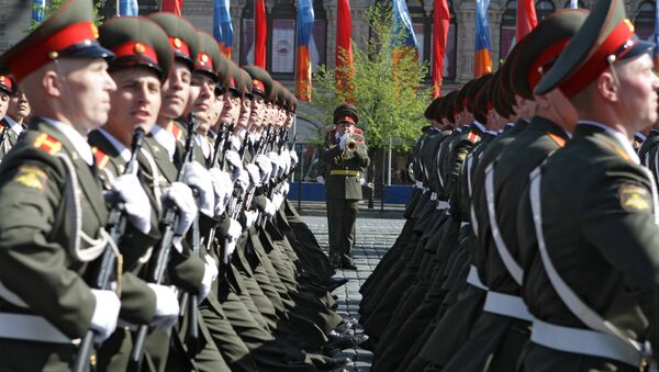 Военный парад в честь Дня Победы. Архив