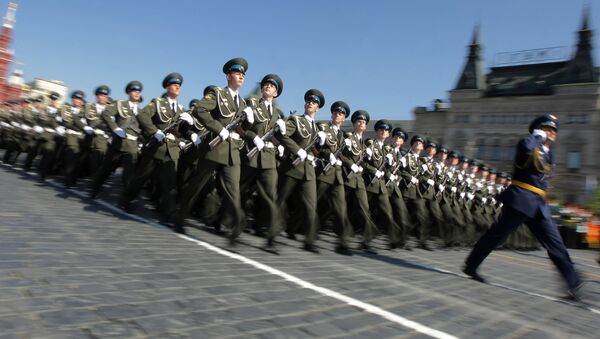 Около 10 тысяч военнослужащих будут участвовать в Параде Победы в 2010 году