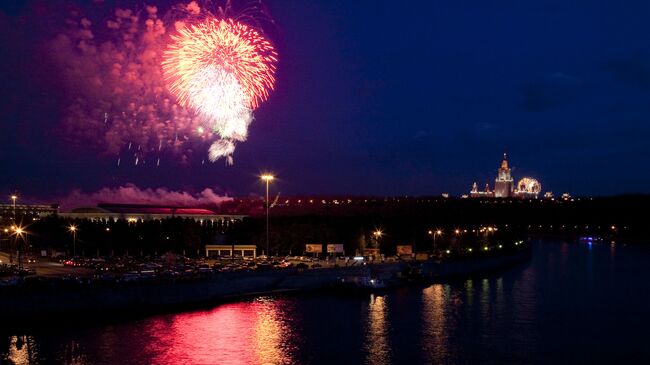 Салют в честь Дня Победы 9 мая 2009 г.