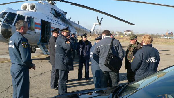 Группа МЧС и Сибирского следственного управления на транспорте СКП РФ готовится к вылету к месту падения вертолета Белл