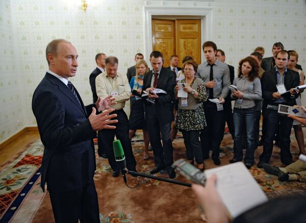 Песков: планов разграничить кремлевский и правительственный пулы нет