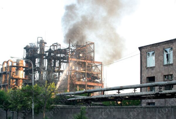 Пожар на каучуковом заводе Наирит в Ереване