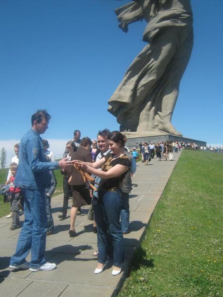 Акция Георгиевская ленточка-2009 в Волгограде