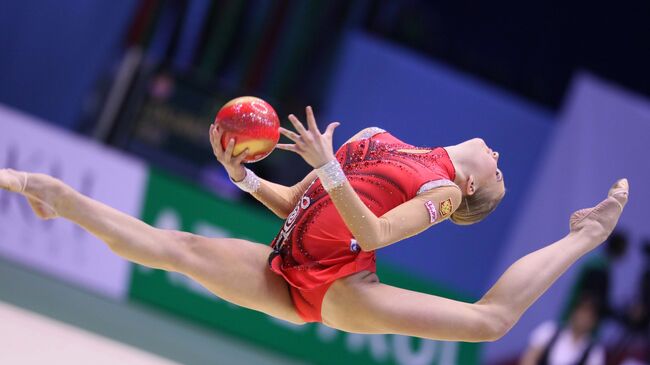 Российские спортсменки выиграли в пятницу командную квалификацию на чемпионате Европы по художественной гимнастике