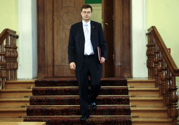 Премьер-министру Латвии Валдису Домбровскису президент Валдис Затлерс поручил формирование нового правительства. Архив