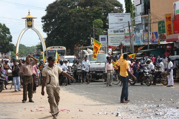 Жители Шри-Ланки ликованием встретили известие о победе правительственных войск над тамильскими сепаратистами