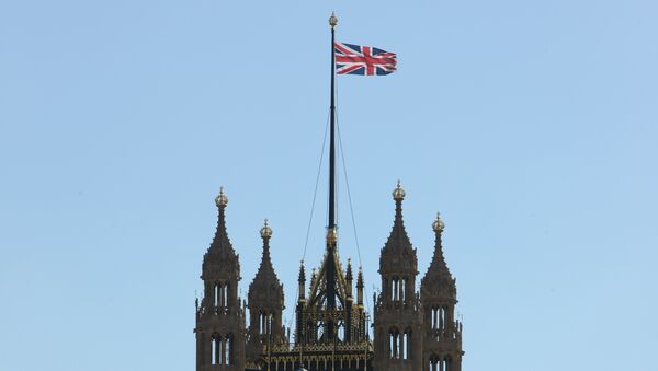Вид на здание парламента в Лондоне. Архивное фото