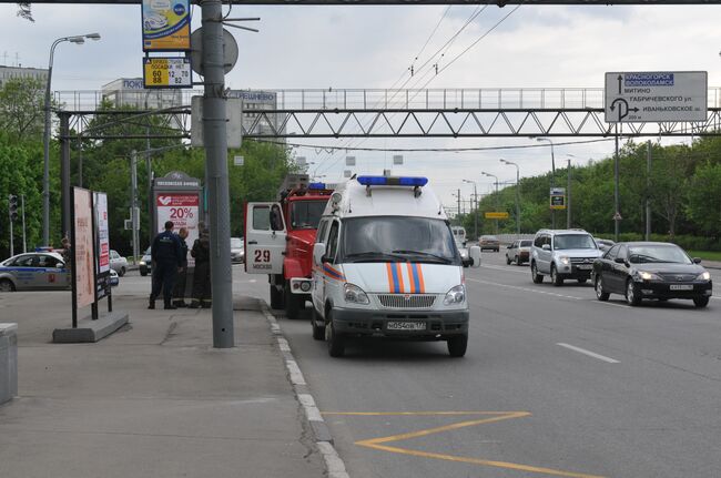 Место ДТП, где столкнулись школьный автобус и легковой автомобиль