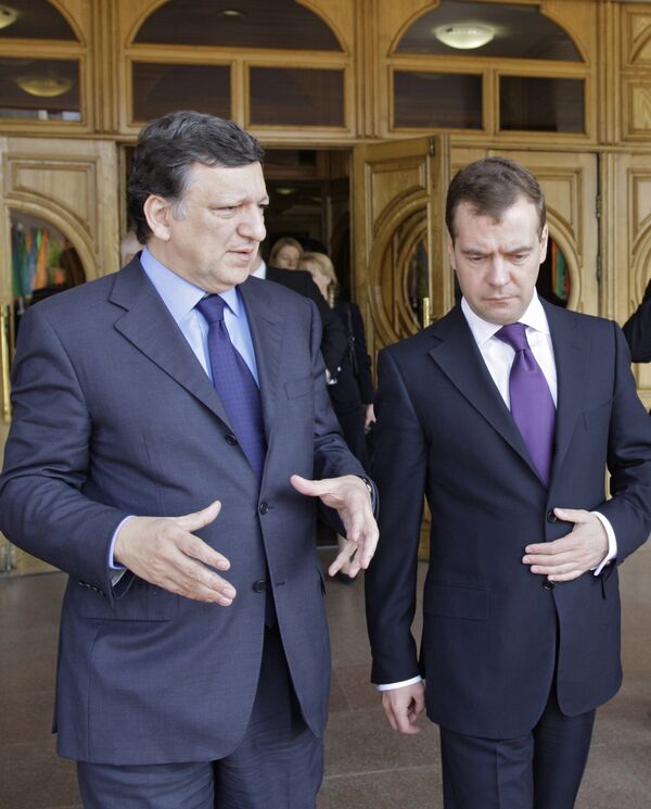 Медведев поздравил Баррозу с переизбранием на пост главы Еврокомиссии