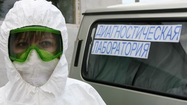 Врачи в Петербурге проверяют пациента с подозрением на грипп A/H1N1