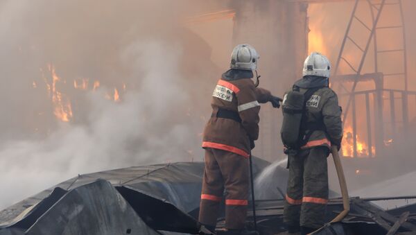 Склад кондитерской компании горит на северо-востоке Москвы