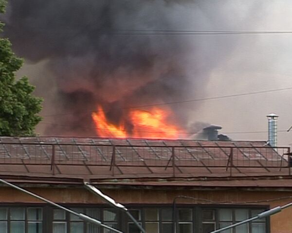 Пожар в центре Москвы тушили с вертолетов 