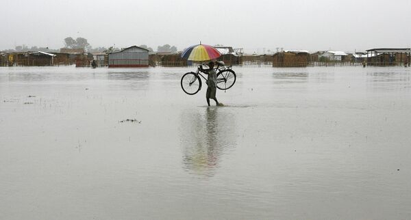 Последствия циклона Айла в восточном индийском штате Западная Бенгалия