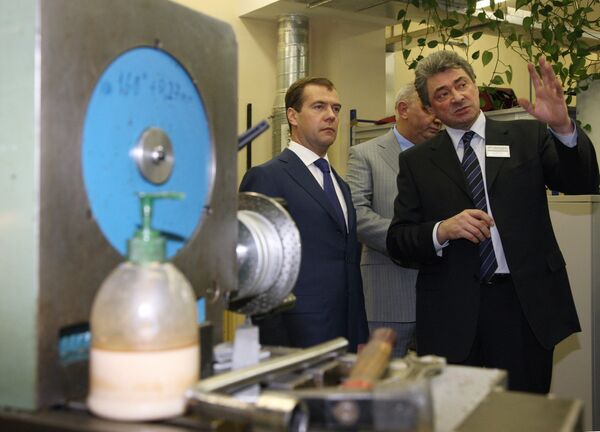 Президент РФ Дмитрий Медведев посетил производственное объединение Транзас
