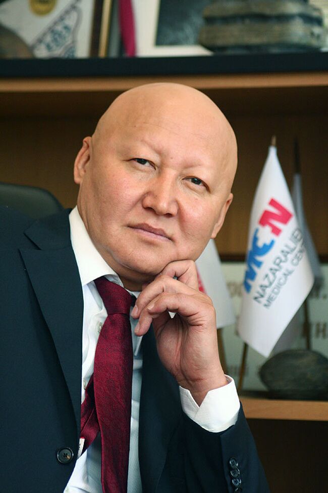 Кандидат в президенты Киргизии Женишбек Назаралиев