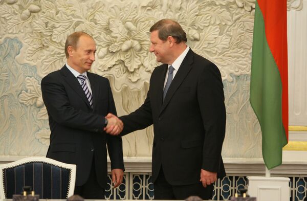 В.Путин и С.Сидорский на заседании Совета министров СГРБ в Минске