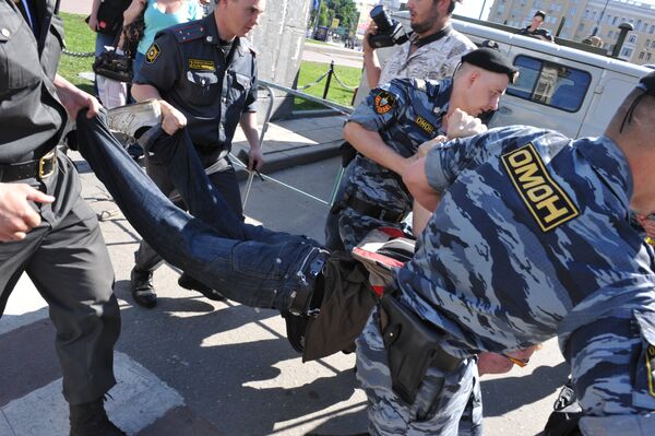 Ростовские силовики на учениях трижды разогнали пикеты студентов из школы милиции