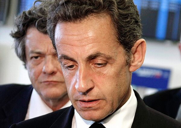 Николя Саркози и Жан-Луи Борлу в аэропорту Шарля де Голя
