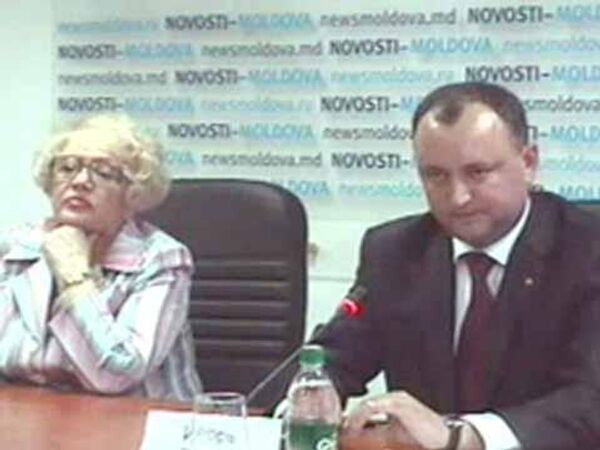 Вакуум власти в Молдавии в результате отказа оппозиции участвовать в президентских выборах