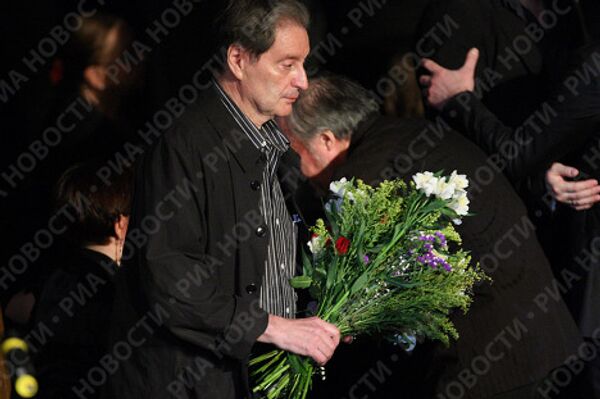 Актер Вениамин Смехов во время церемонии прощания с Вячеславом Невинным 