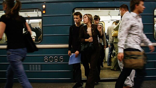 На фиолетовой ветке московского метро произошел сбой из-за дерева на пути