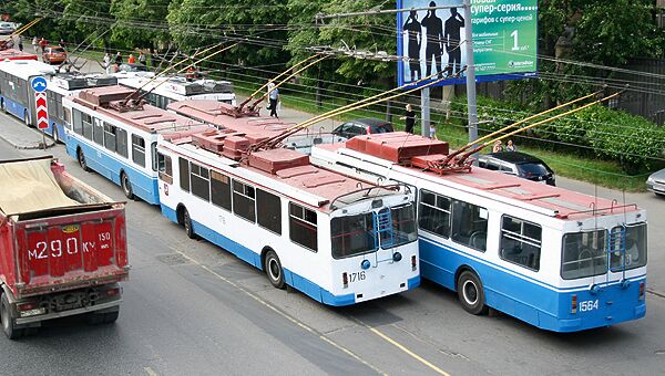 Судебные приставы в Хабаровске арестовали троллейбусы за долги