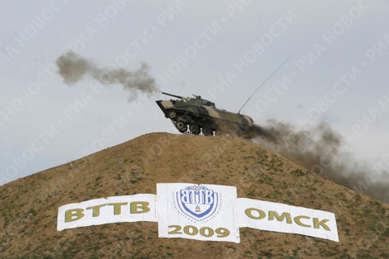 Показ техники на полигоне в рамках ВТТВ-Омск-2009