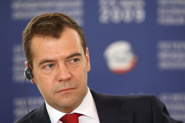 Д.Медведев провел рабочий завтрак с представителями международных корпораций и банковского сообщества