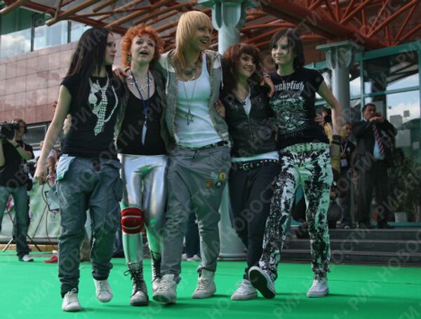 Группа Ранетки на открытии церемонии вручения премии Муз-ТВ 2009